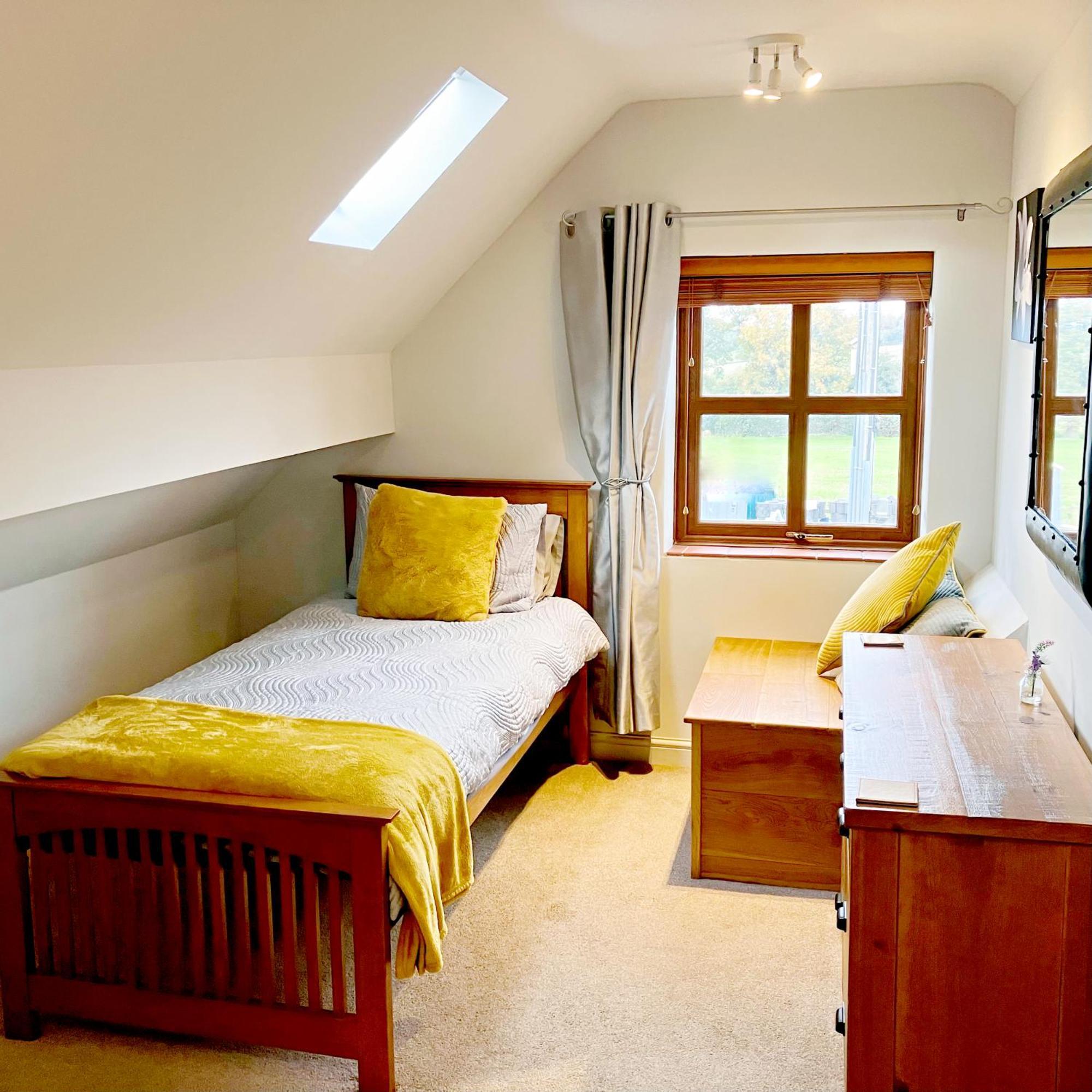 The Pigsty - 3 Bedroom Barn Conversion Ковентрі Екстер'єр фото